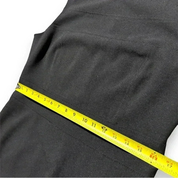 Tommy Hilfiger Size 12 Classic Little Black Dress Sleeveless Fitted Knee Length - Picture 9 of 15